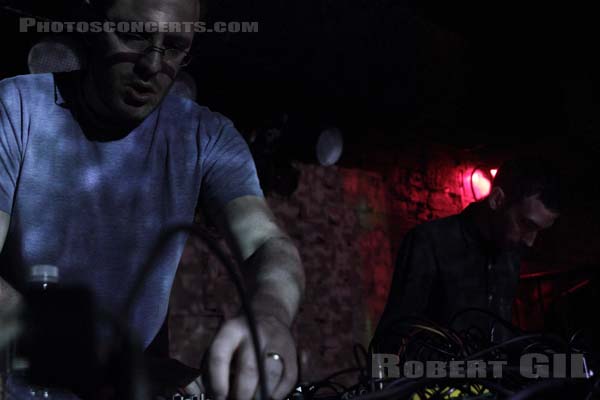 WALLS - 2011-11-15 - PARIS - La Chaufferie (du Moulin Rouge) - 